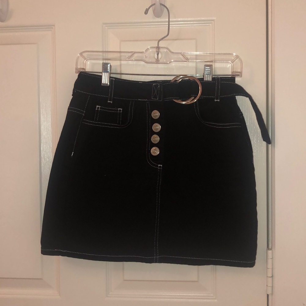 black skirt